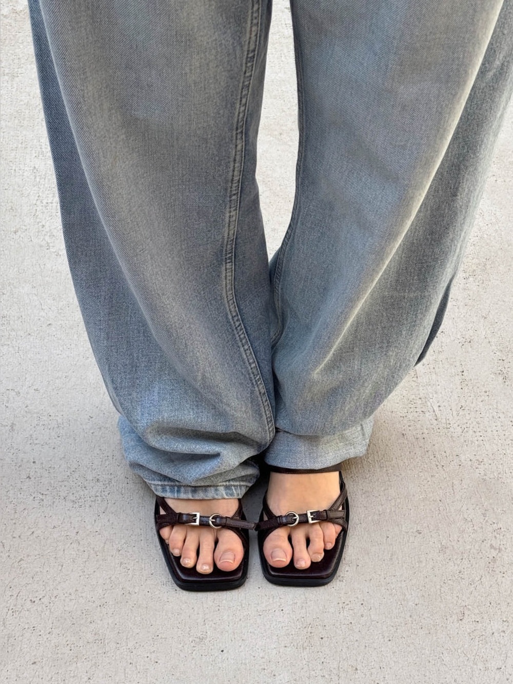 Alohas Liko Rift Dark Brown Leather Sandals